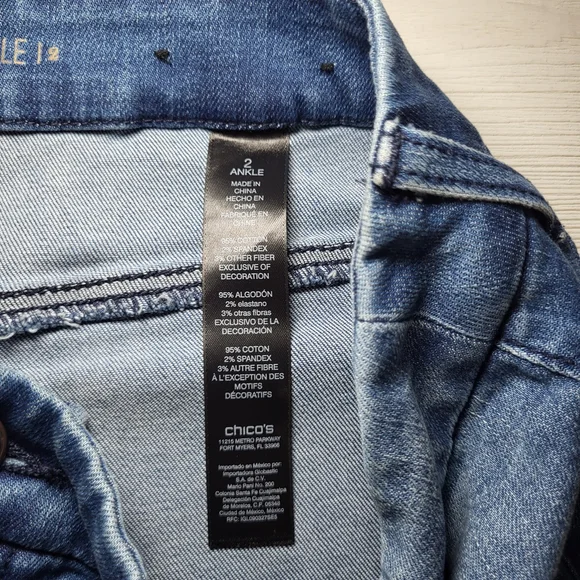 Chico's Embroidered Jeans Beaded Floral So Slimming Denim BOHO. - Picture 4 of 8